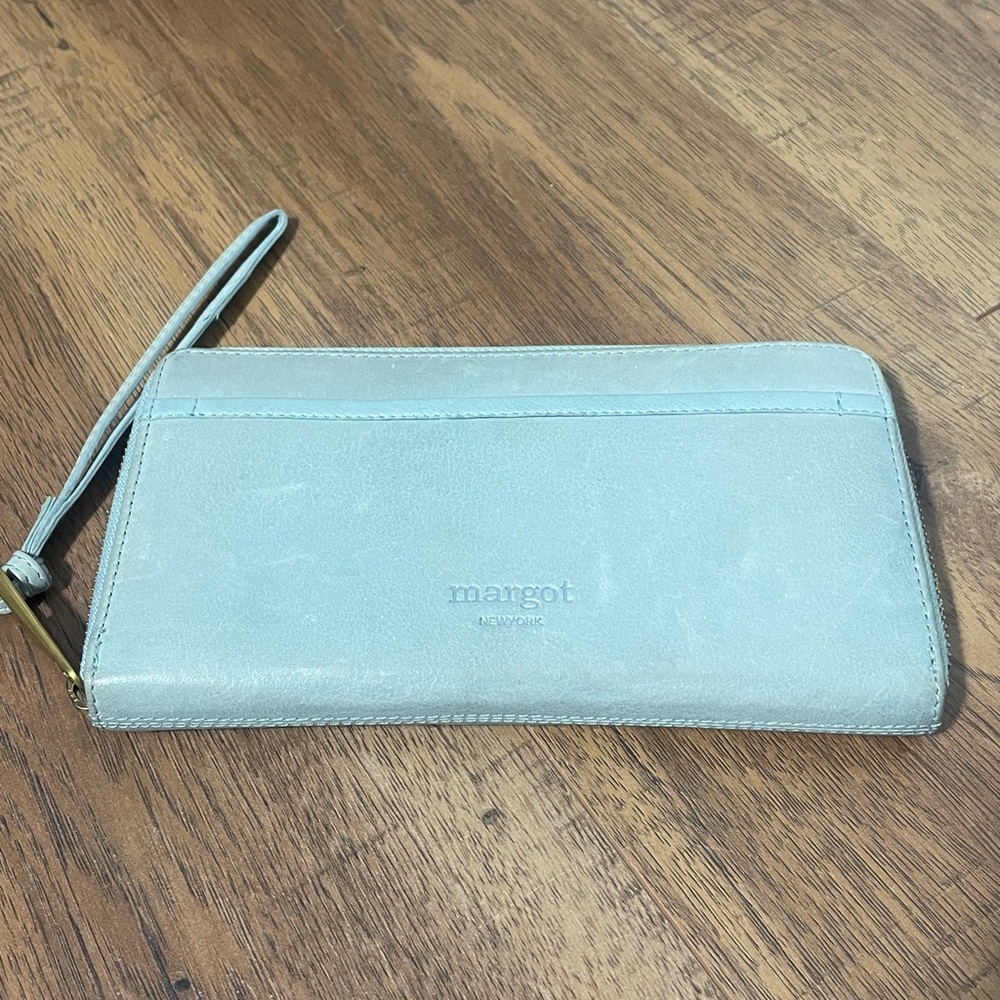 Margot New York Gabby Zip Aroundā Wristlet Wallet